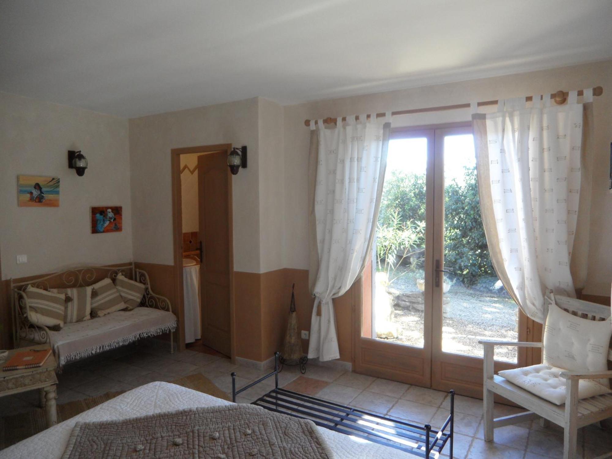 ルールマラン Mas De Foncaudette Bed & Breakfast 部屋 写真