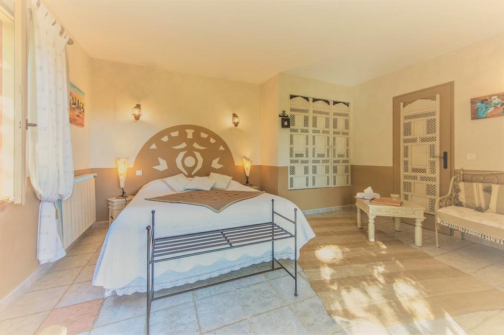 ルールマラン Mas De Foncaudette Bed & Breakfast エクステリア 写真